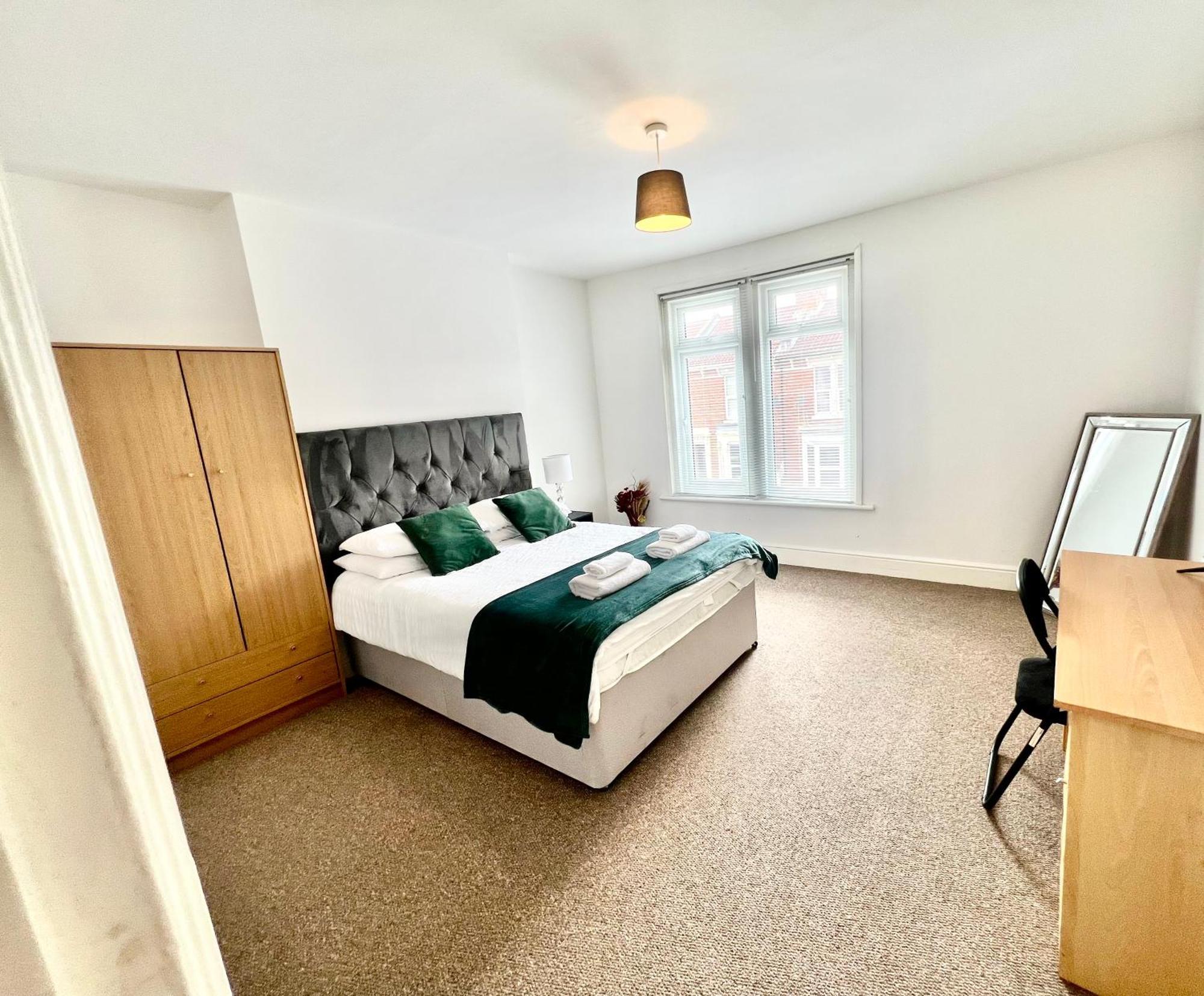 The Coral Guest House 1 Fratton Park Portsmouth Exterior photo